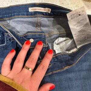 High waisted Levi’s👖 size 28